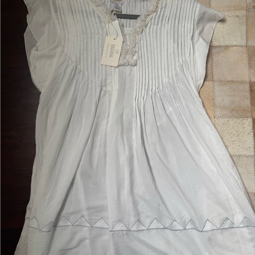 Elegant White Mini Dress